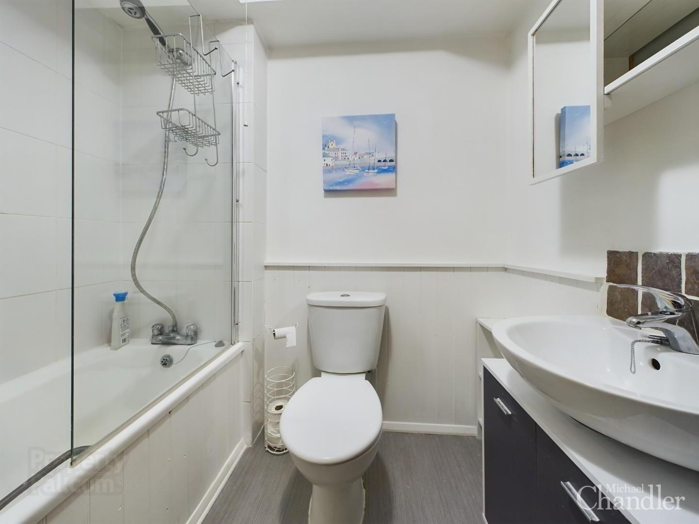 16a Hanwood Drive 12 of 13