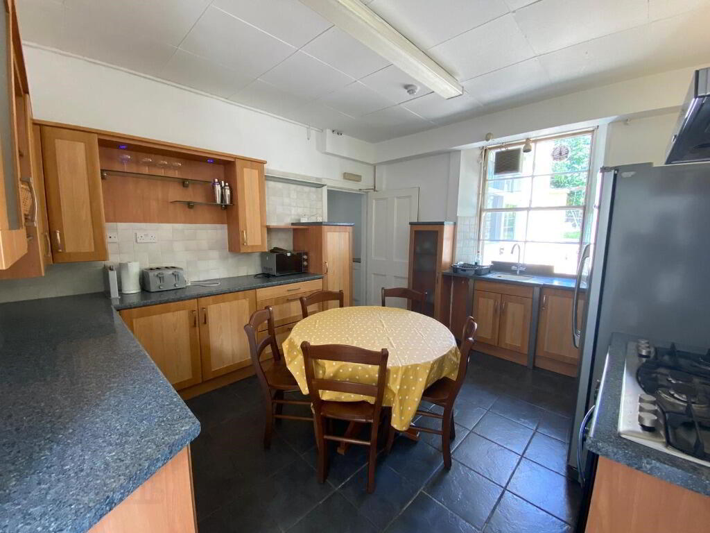 17a Merchiston Avenue 2 of 17