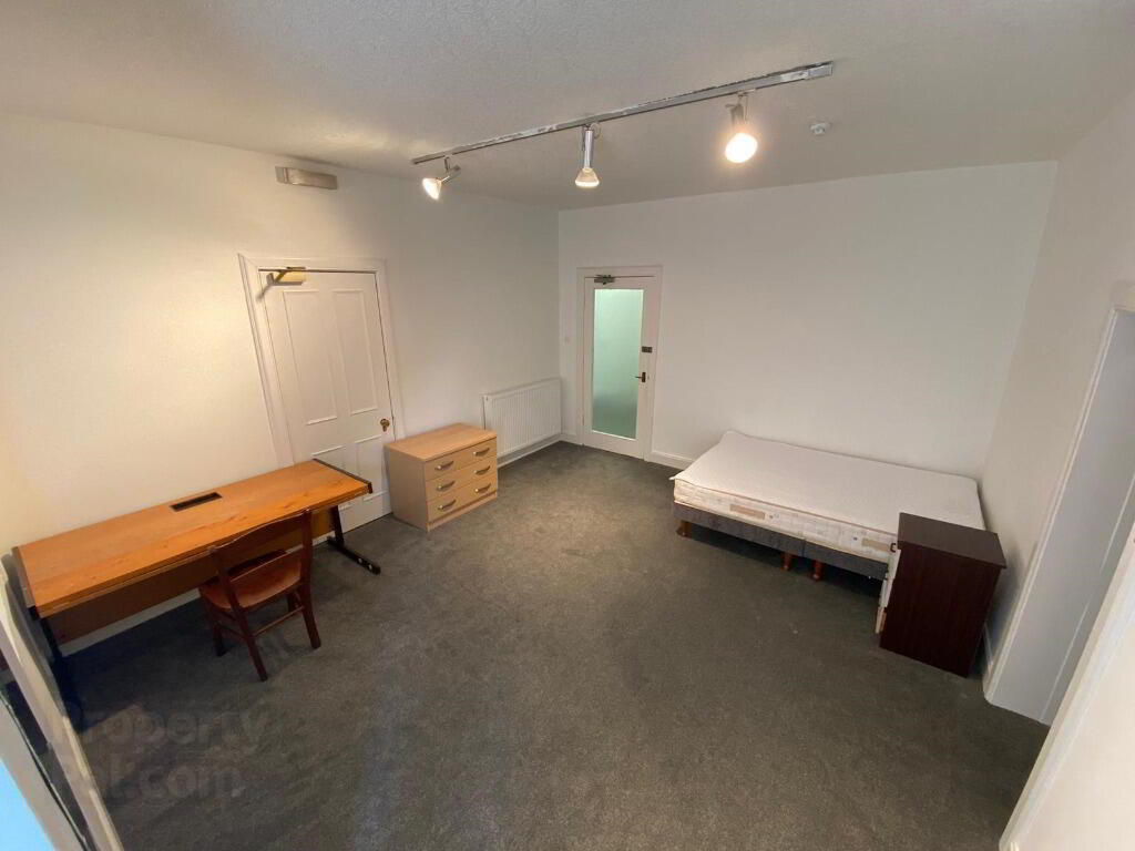 17a Merchiston Avenue 7 of 17