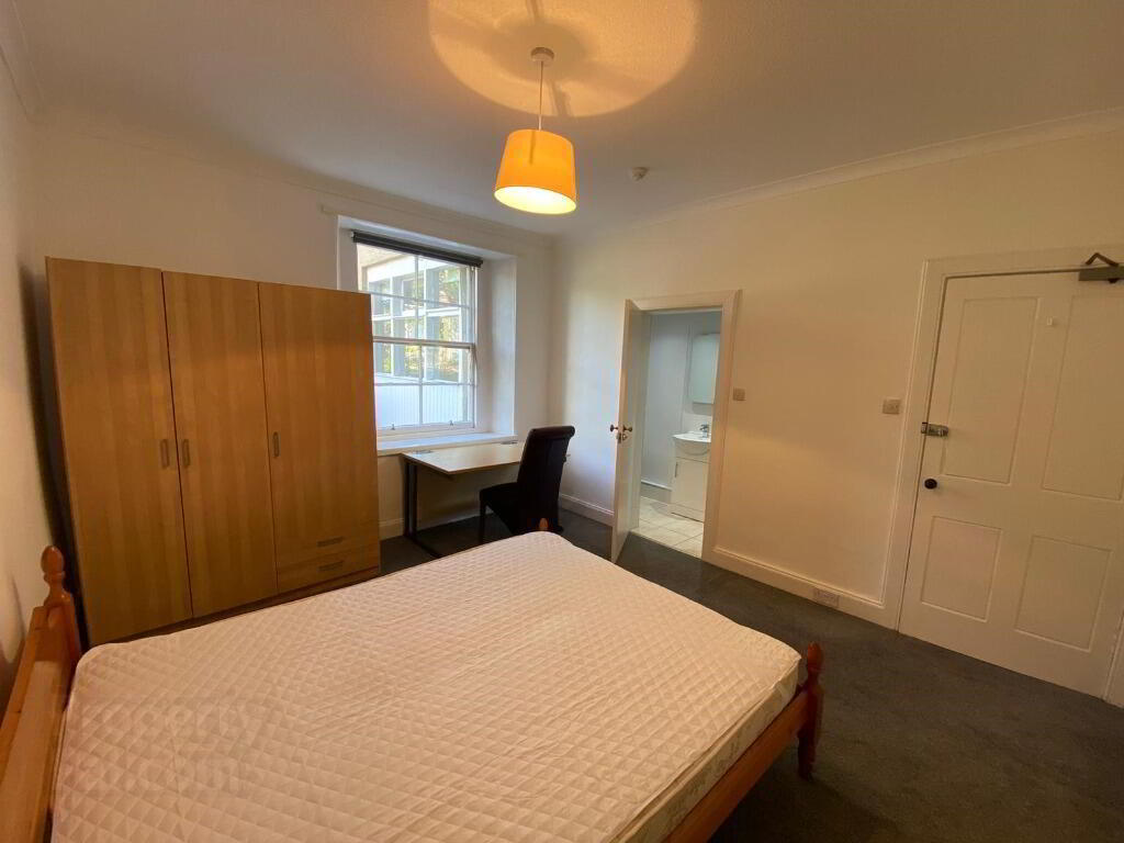 17a Merchiston Avenue 13 of 17