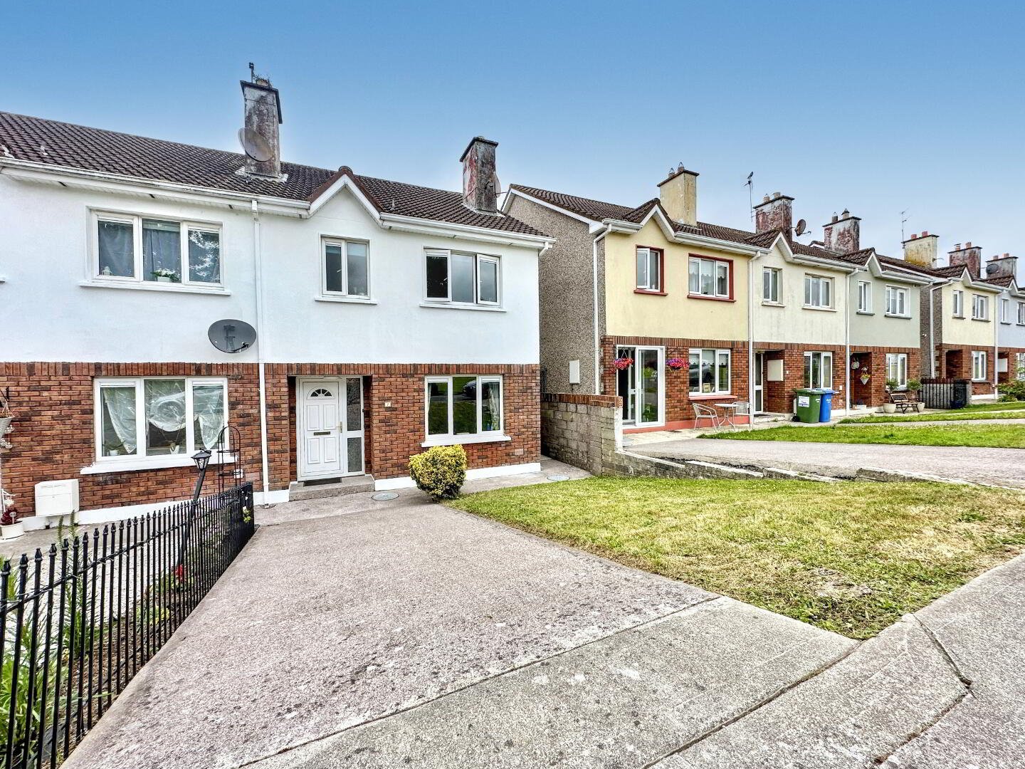 7 Manor Park 1 of 13