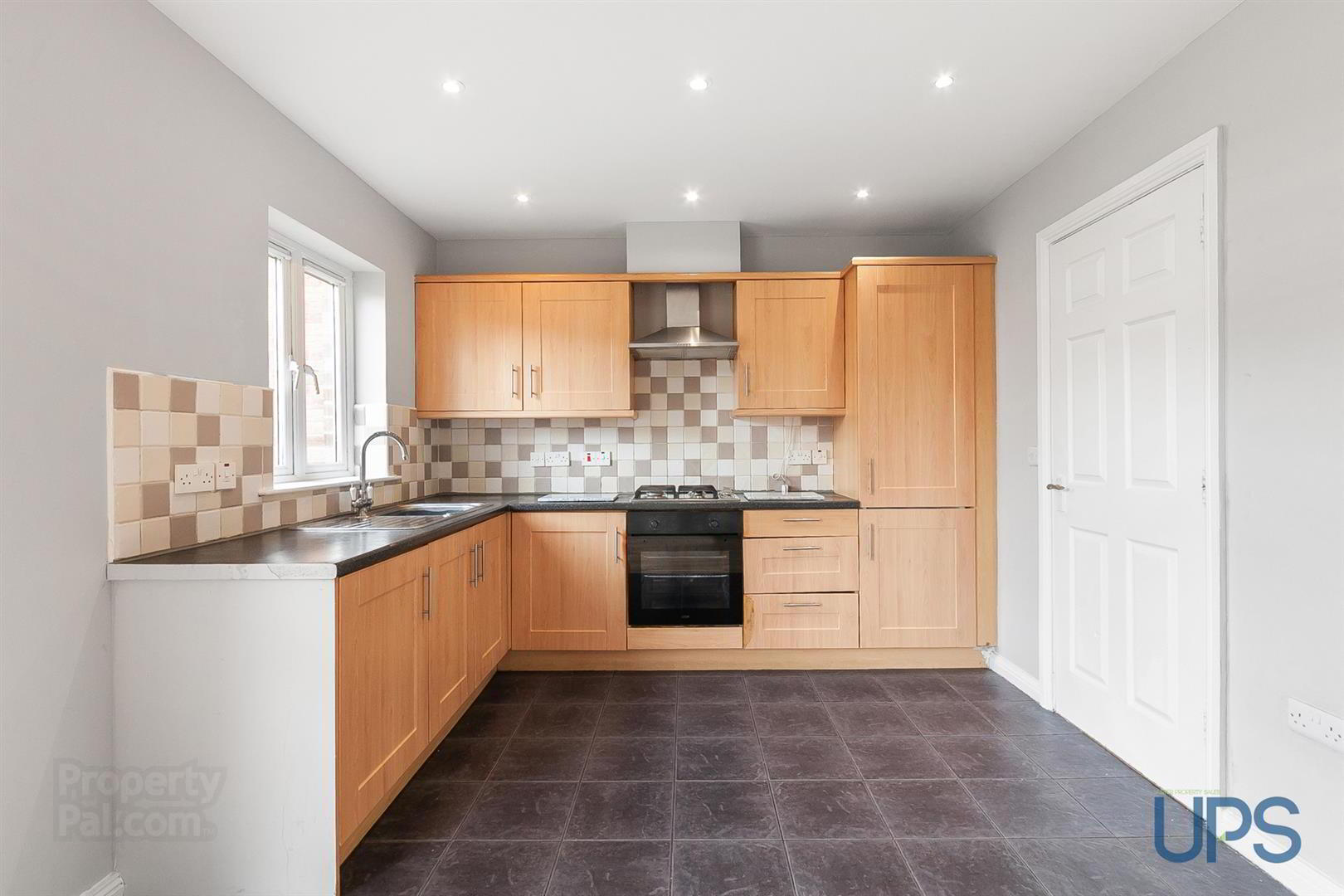 10 St. Annes Road 9 of 29