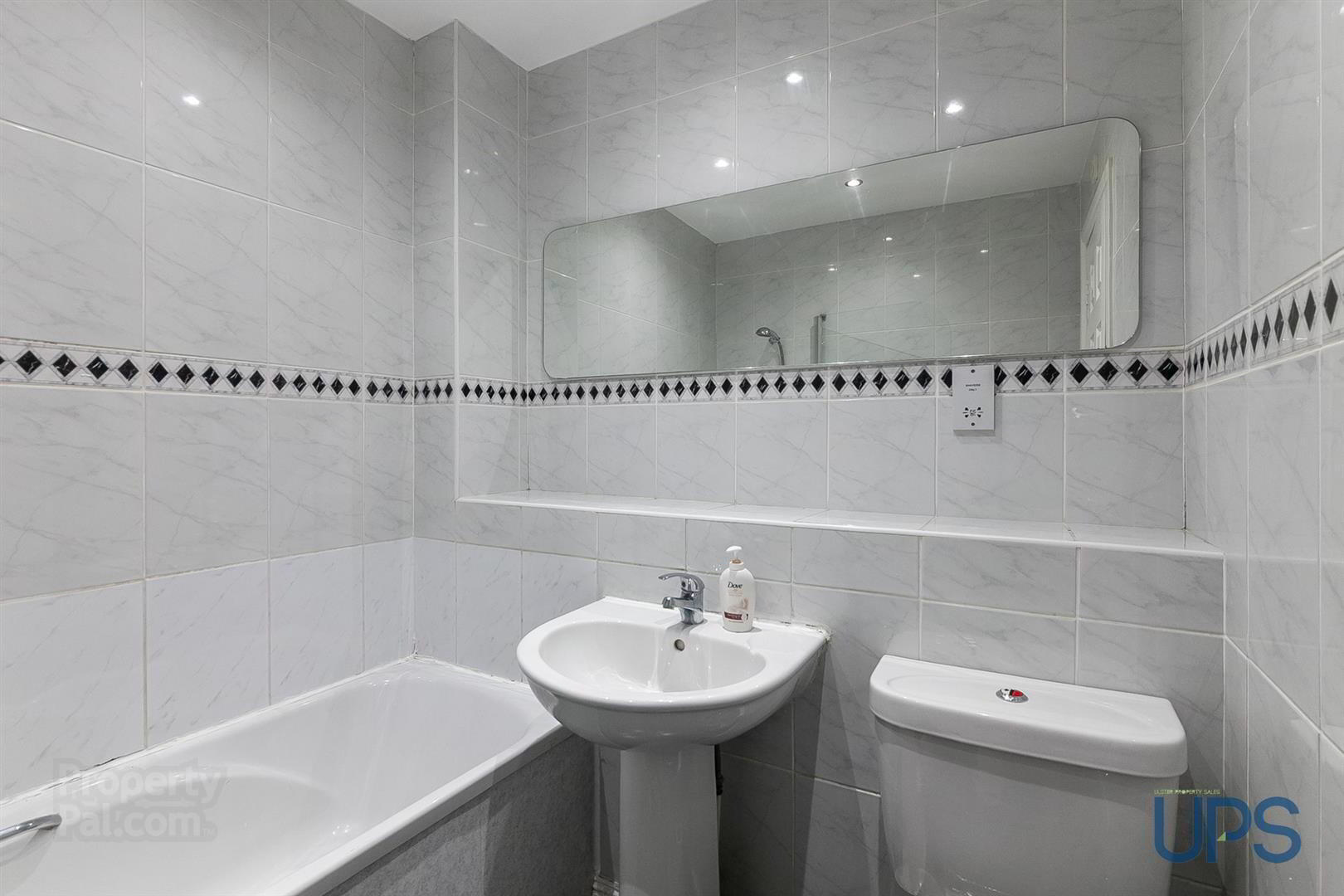 10 St. Annes Road 24 of 29