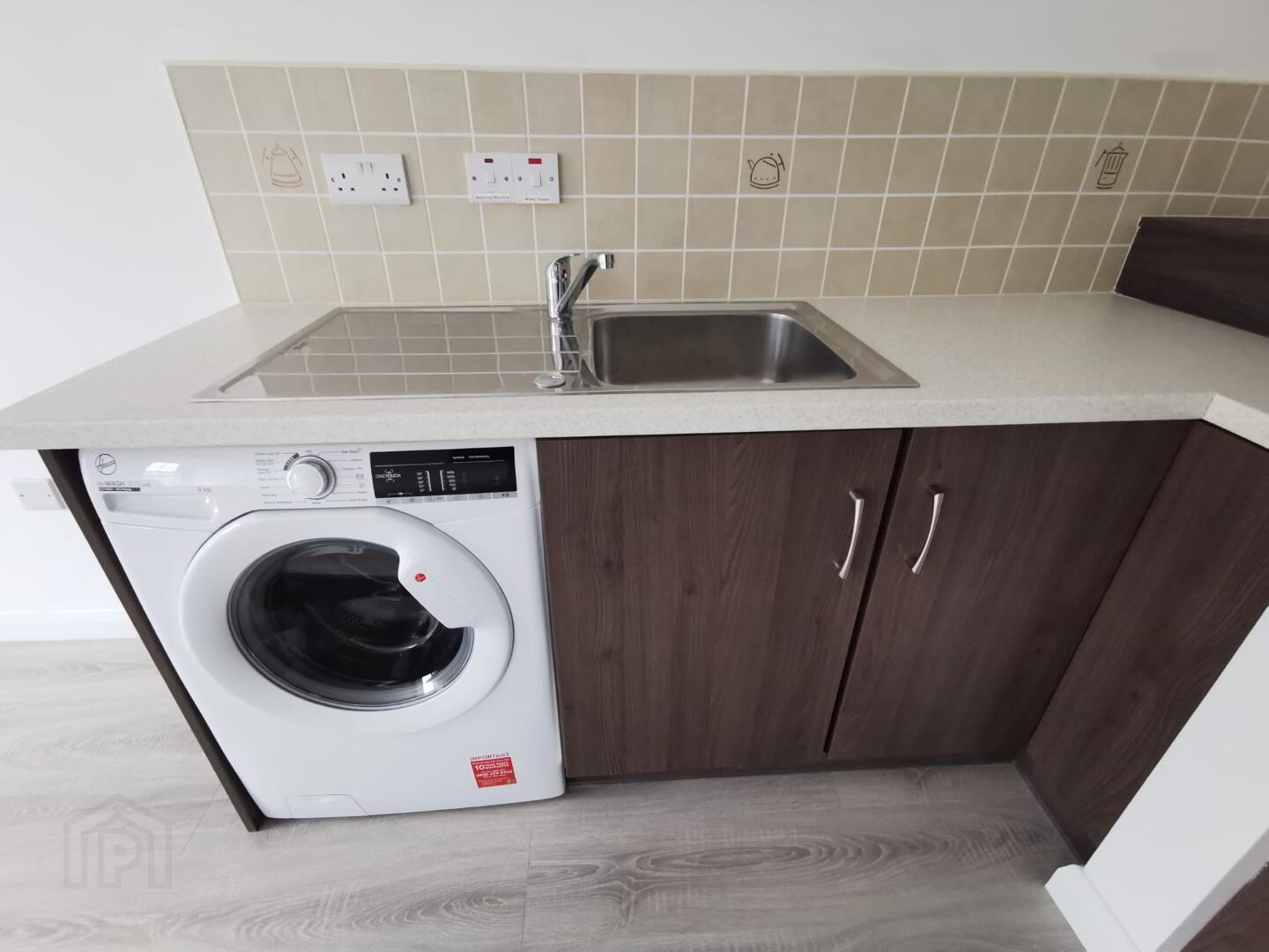 Unit 18,20 &20a, Bridge Street 5 of 17