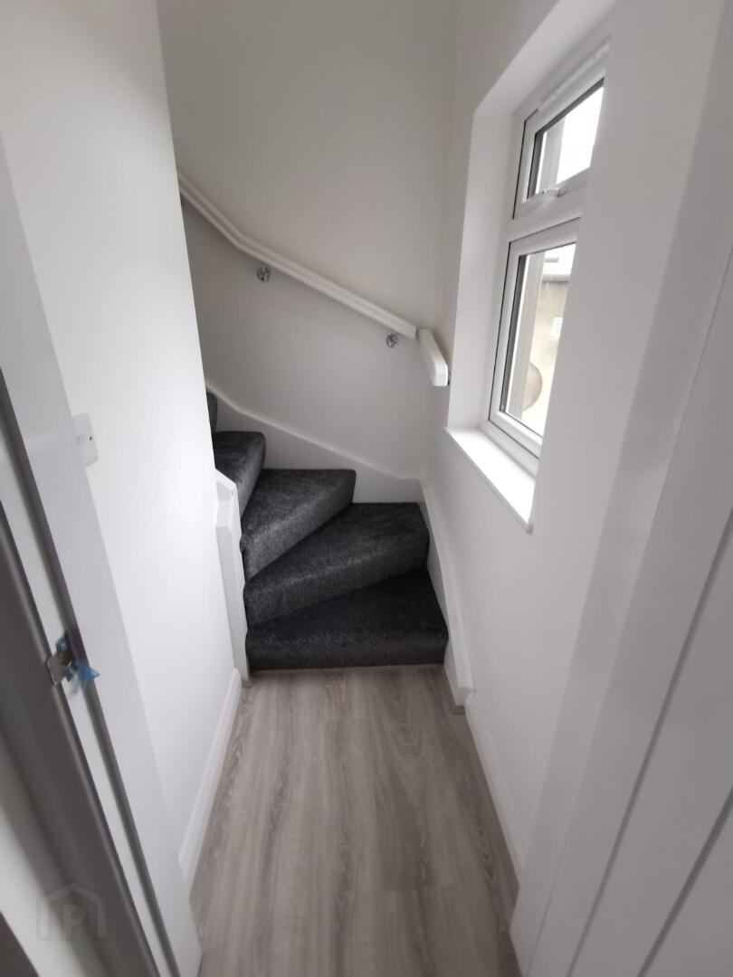 Unit 18,20 &20a, Bridge Street 7 of 17