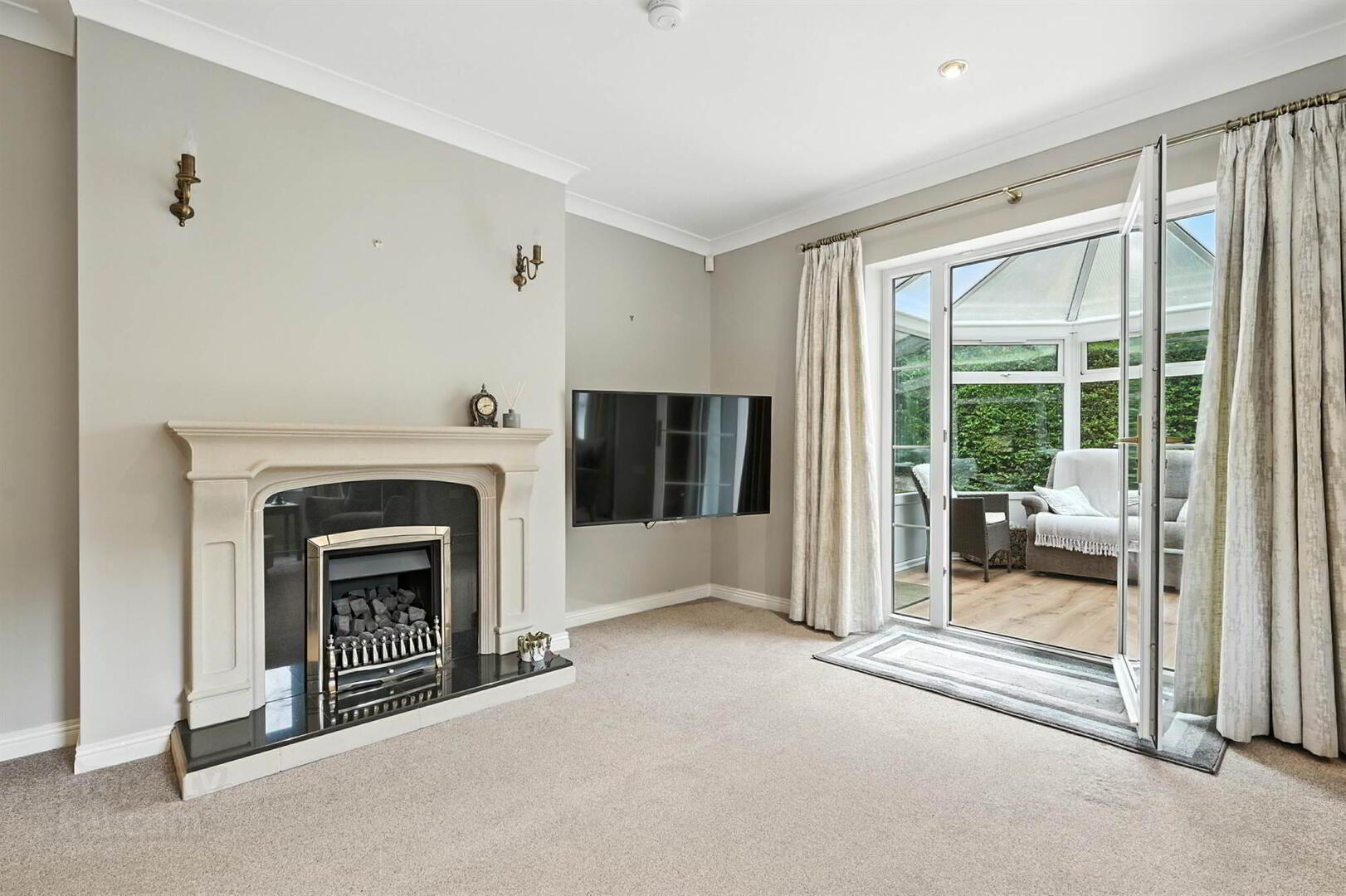 Apt 2 Knockdene Manor, 39-41 Knockdene Park South 6 of 17