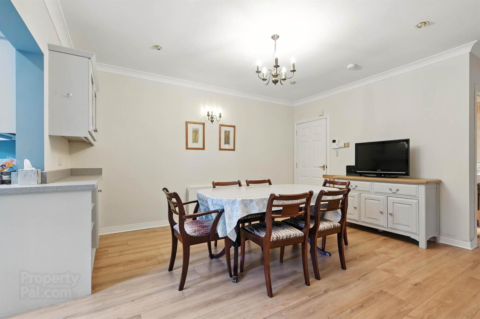 Apt 2 Knockdene Manor, 39-41 Knockdene Park South 8 of 17