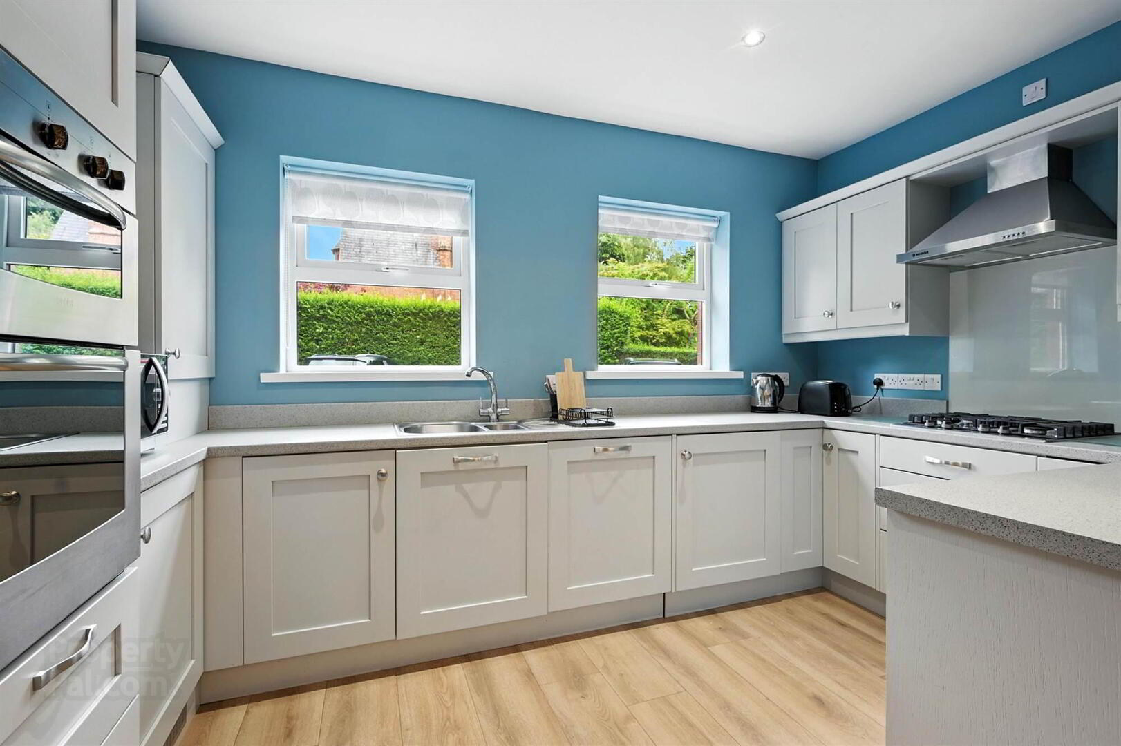 Apt 2 Knockdene Manor, 39-41 Knockdene Park South 10 of 17