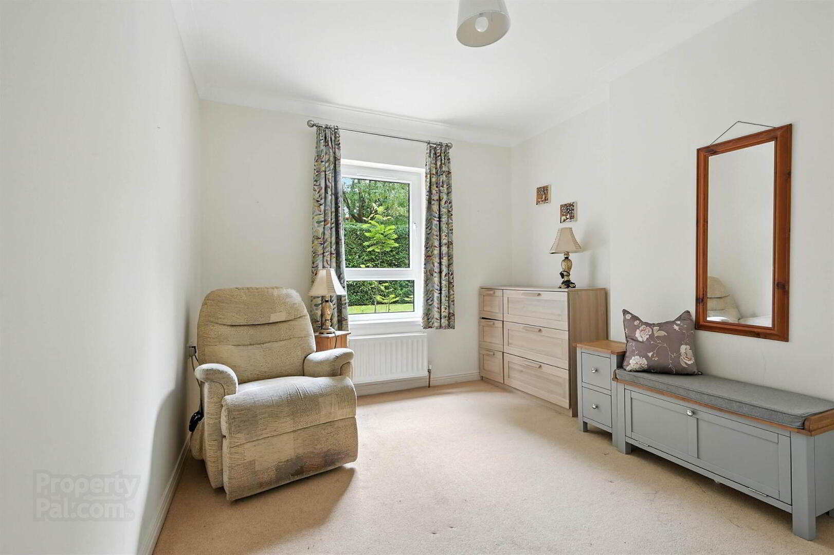 Apt 2 Knockdene Manor, 39-41 Knockdene Park South 15 of 17
