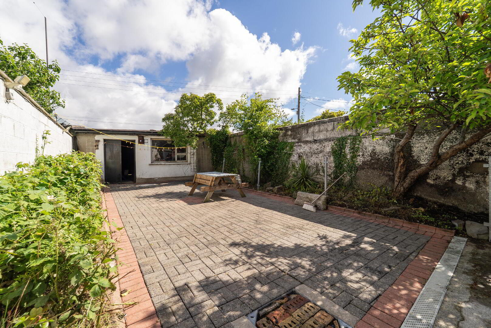 19 Eaton Square 21 of 25