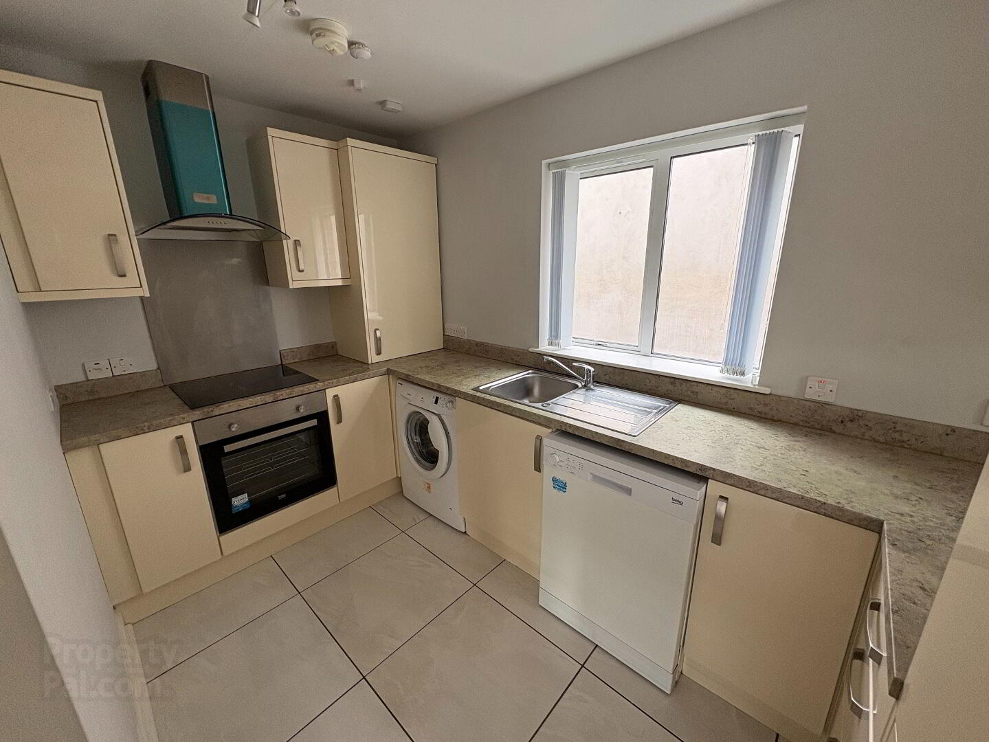 10 Derryvolgie Mews, 4 Derryvolgie Avenue 6 of 10