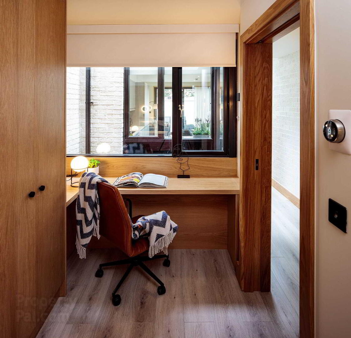 Pembroke Lane 5 of 9