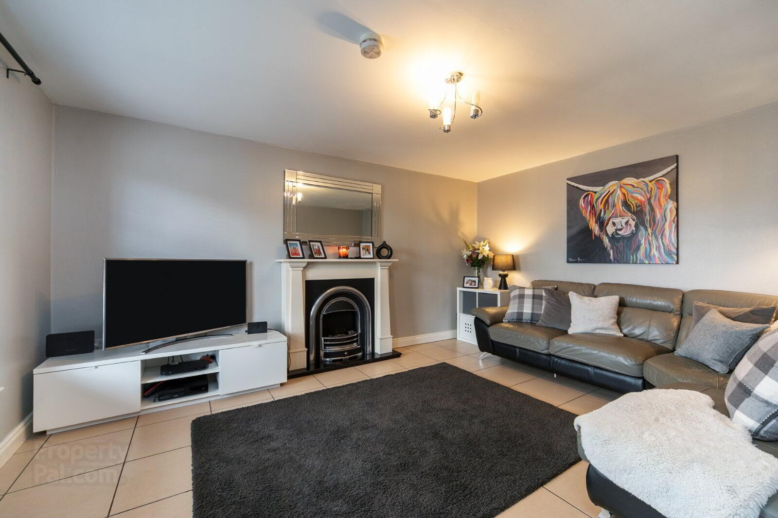 29 Lady Wallace Crescent 3 of 17