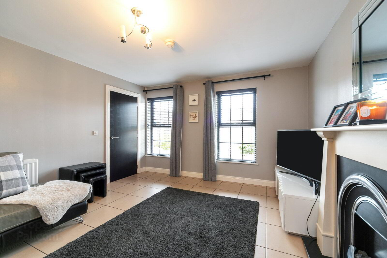 29 Lady Wallace Crescent 4 of 17