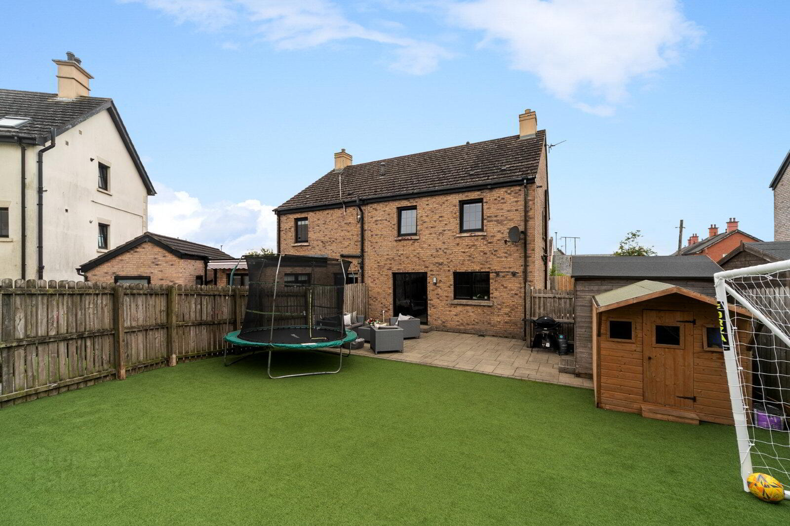 29 Lady Wallace Crescent 17 of 17