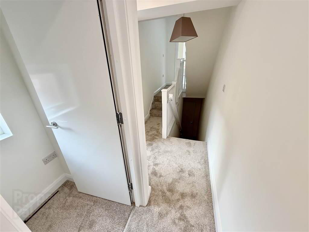 Apartment 2 346 Woodstock Road 3 of 10