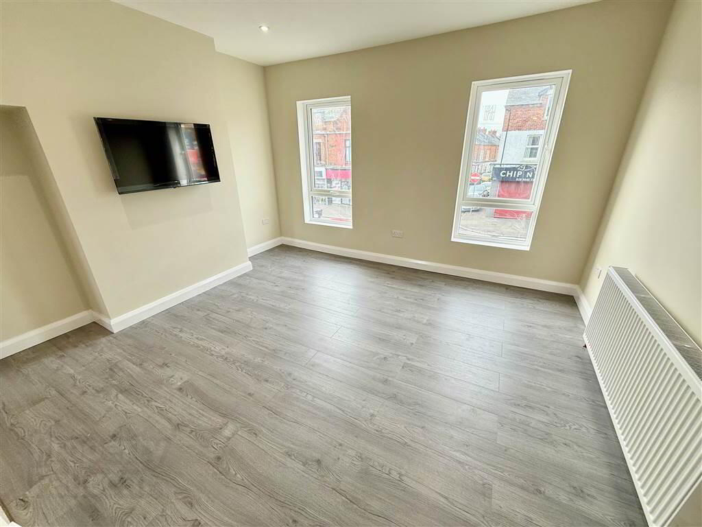 Apartment 2 346 Woodstock Road 4 of 10
