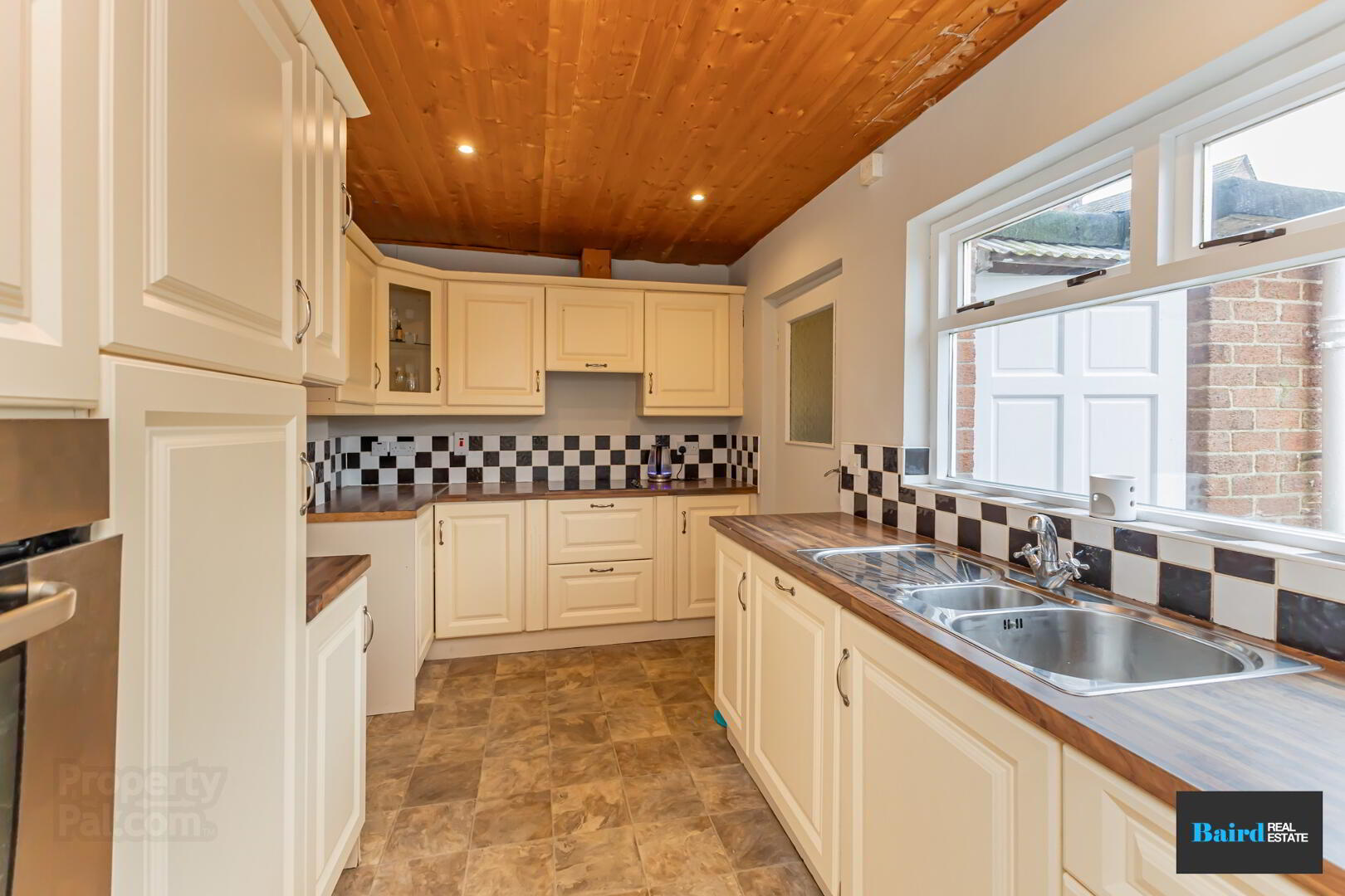 14 Northland Way 11 of 39