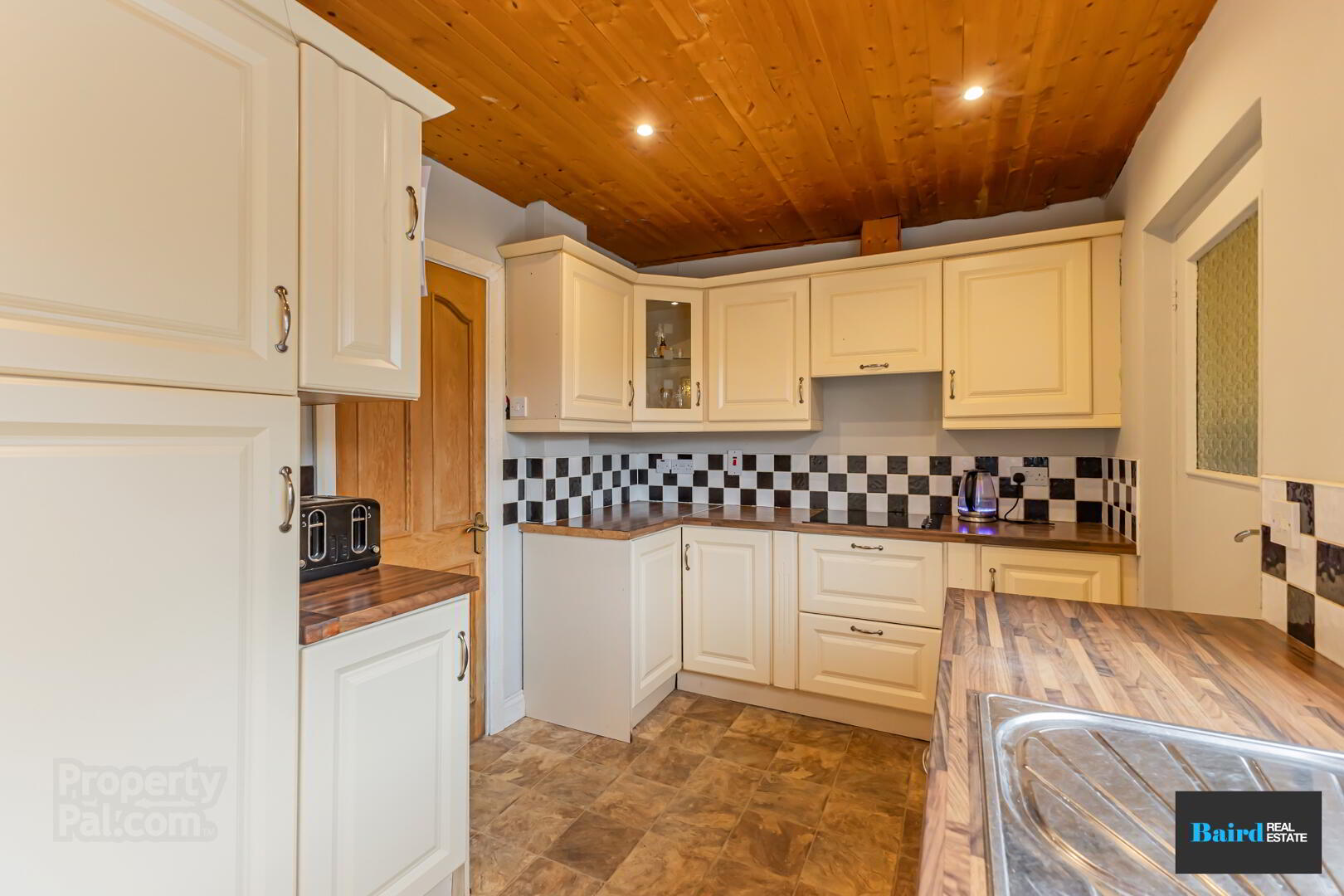14 Northland Way 12 of 39