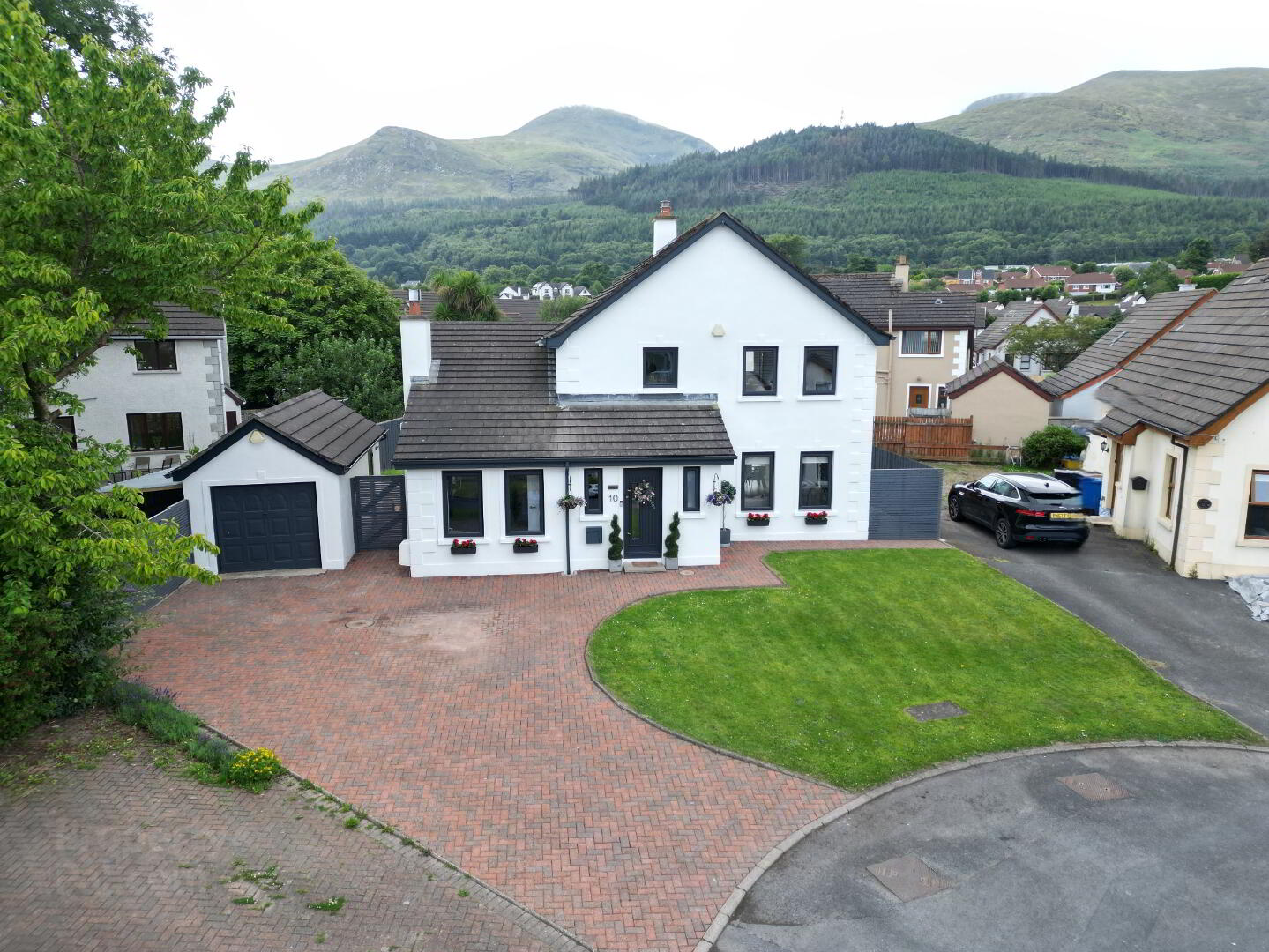 10 Tullybrannigan Avenue 3 of 38