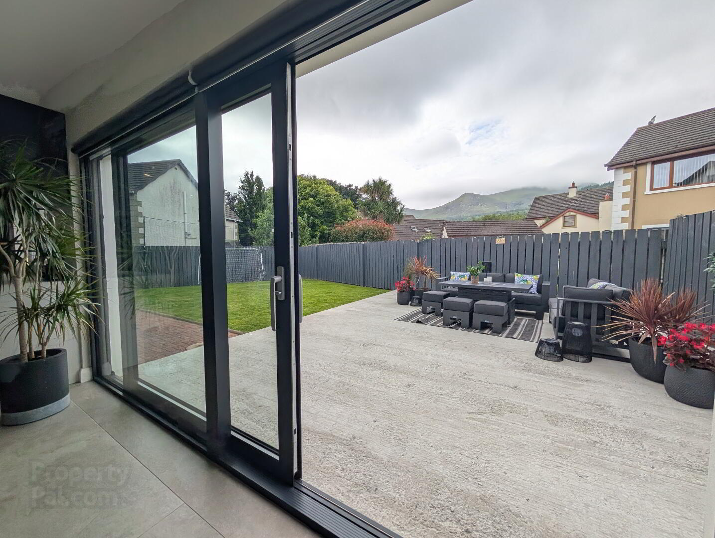 10 Tullybrannigan Avenue 16 of 38