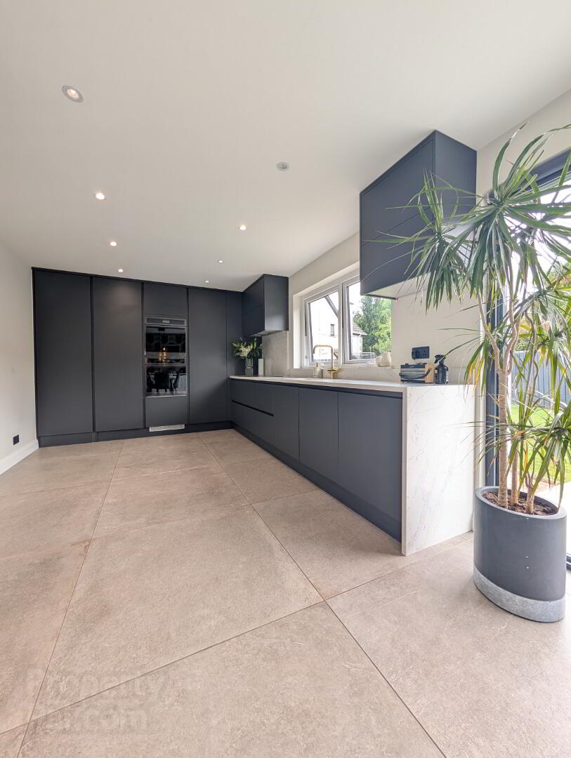 10 Tullybrannigan Avenue 13 of 38