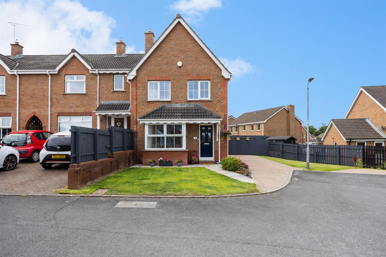 49 Lord Wardens Court 1 of 28