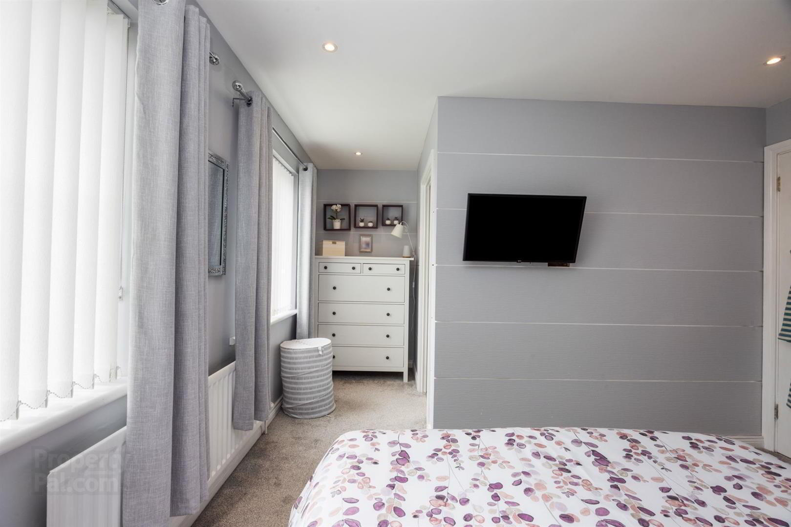 49 Lord Wardens Court 15 of 28