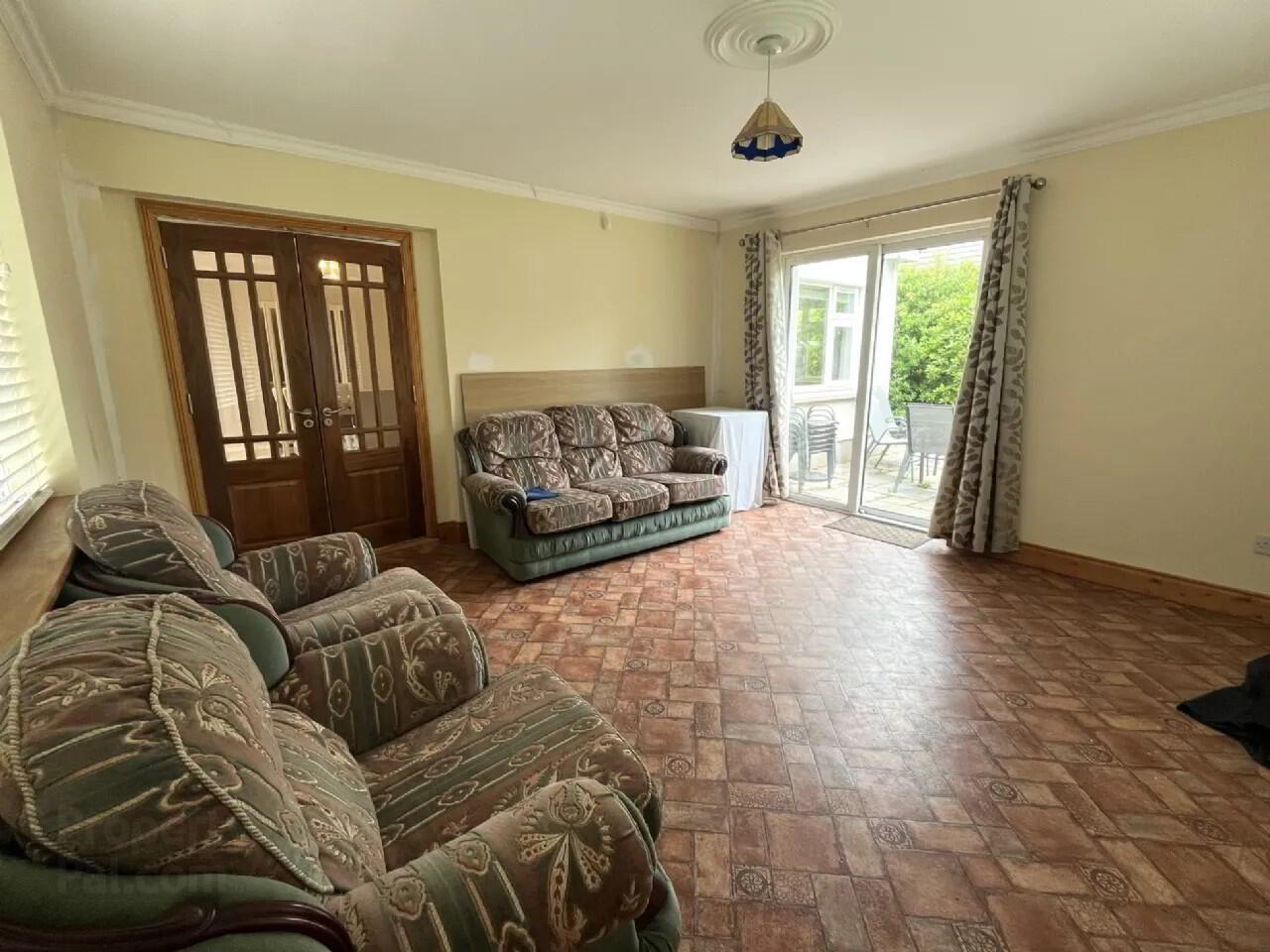 13 Meadow Park 14 of 32