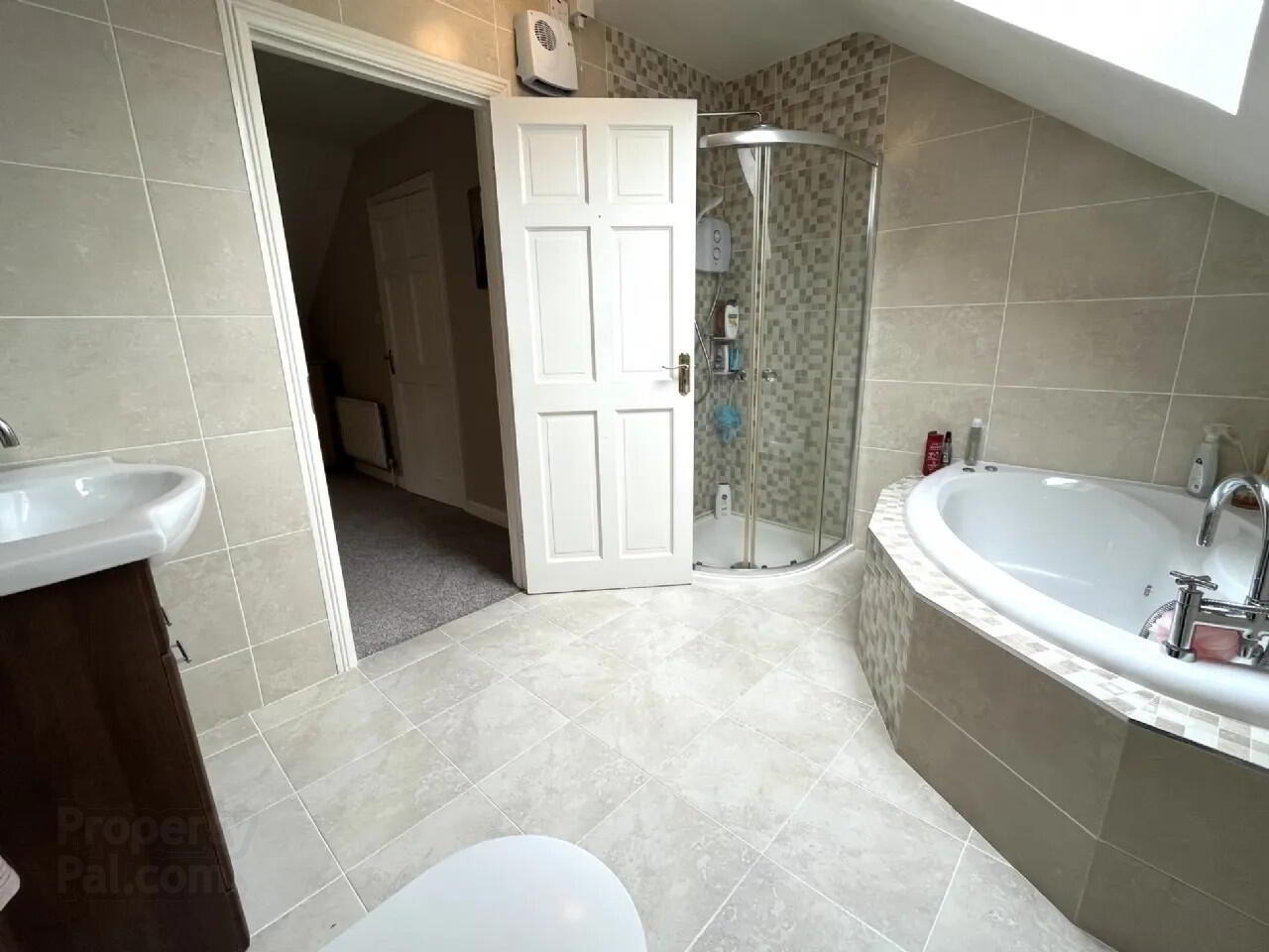 13 Meadow Park 23 of 32
