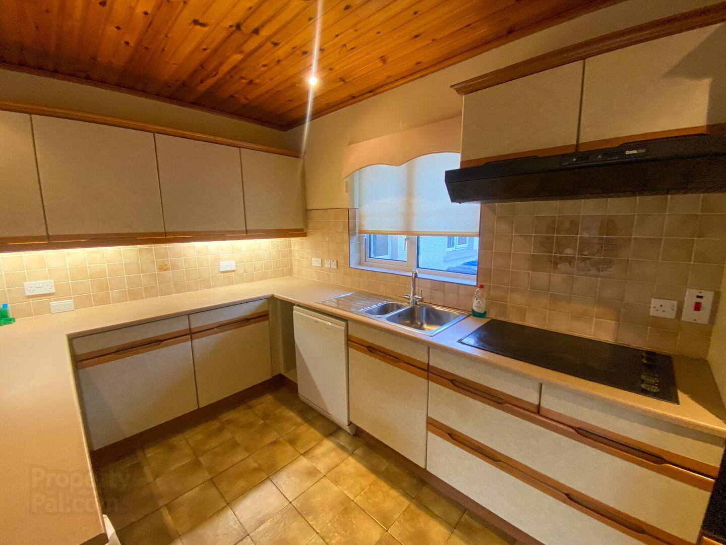 16 Rathlin Avenue 8 of 20