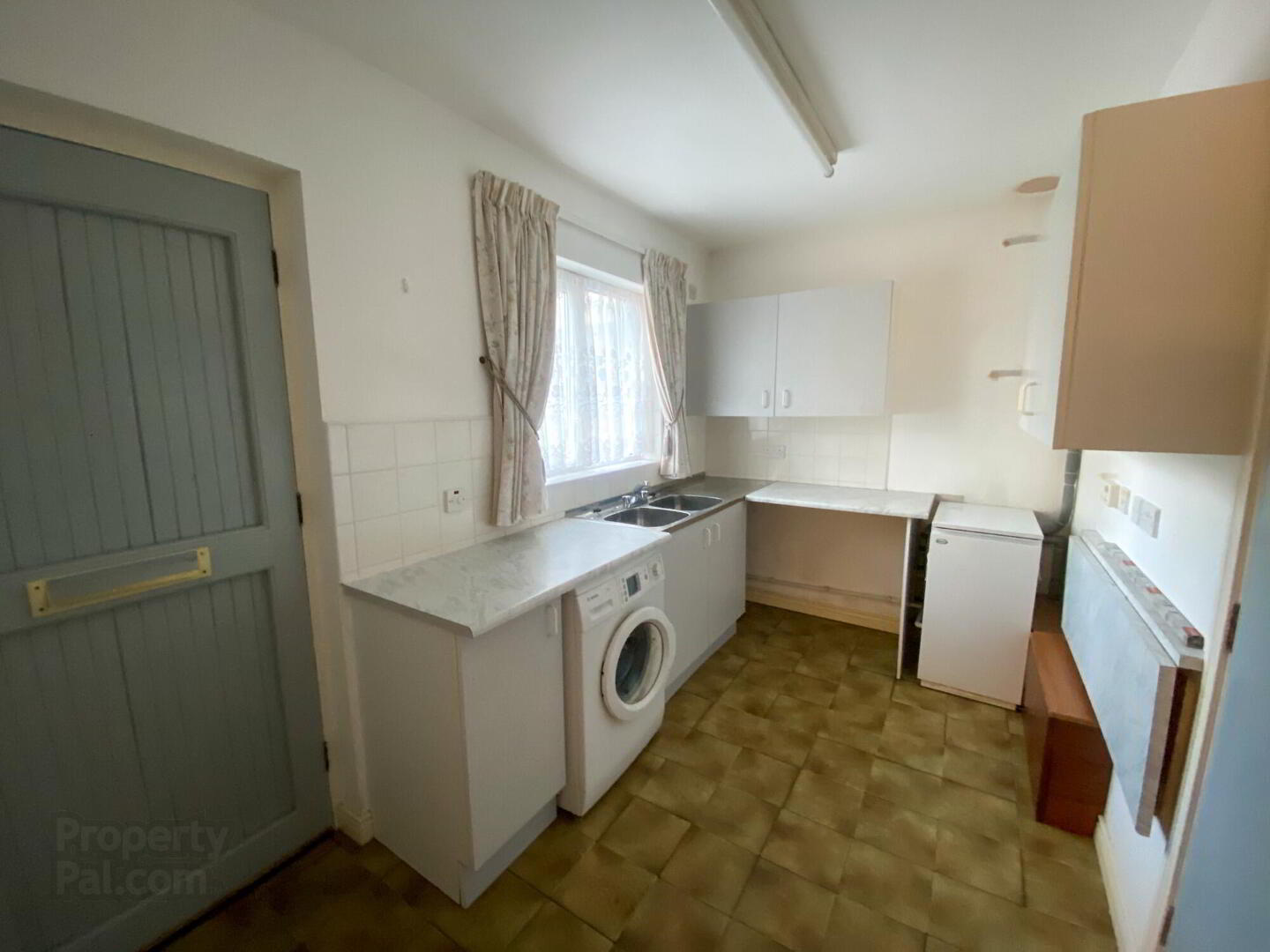 16 Rathlin Avenue 10 of 20