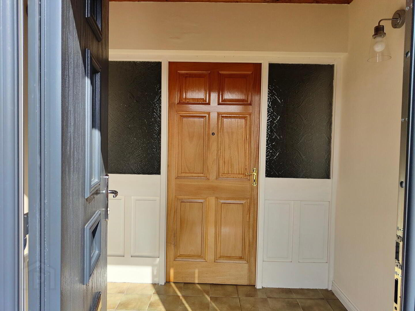 16 Rathlin Avenue 2 of 25
