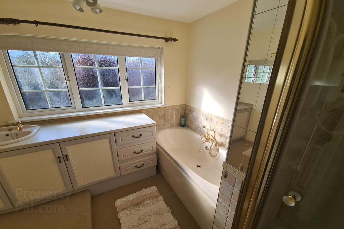 36 Roddens Crescent 11 of 16