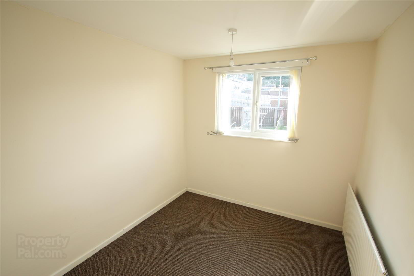 25 Langley Road 12 of 16