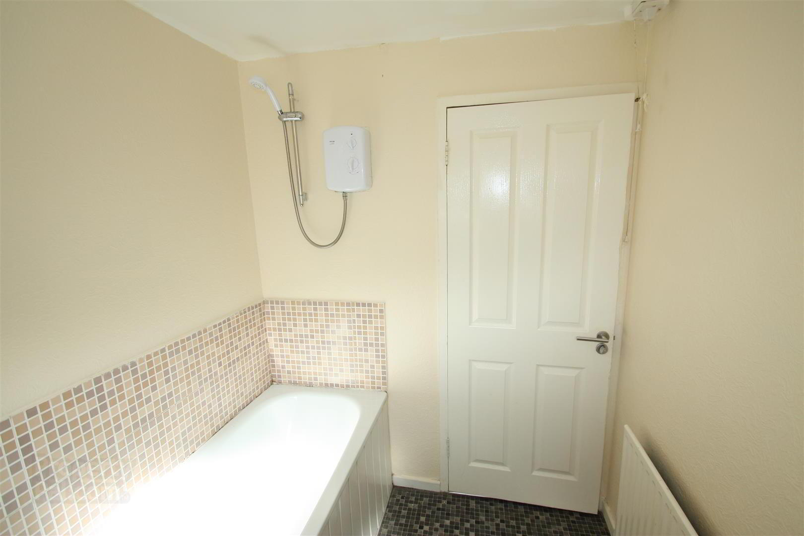 25 Langley Road 11 of 16