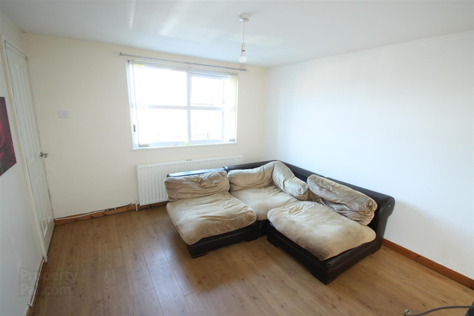25 Langley Road 3 of 16