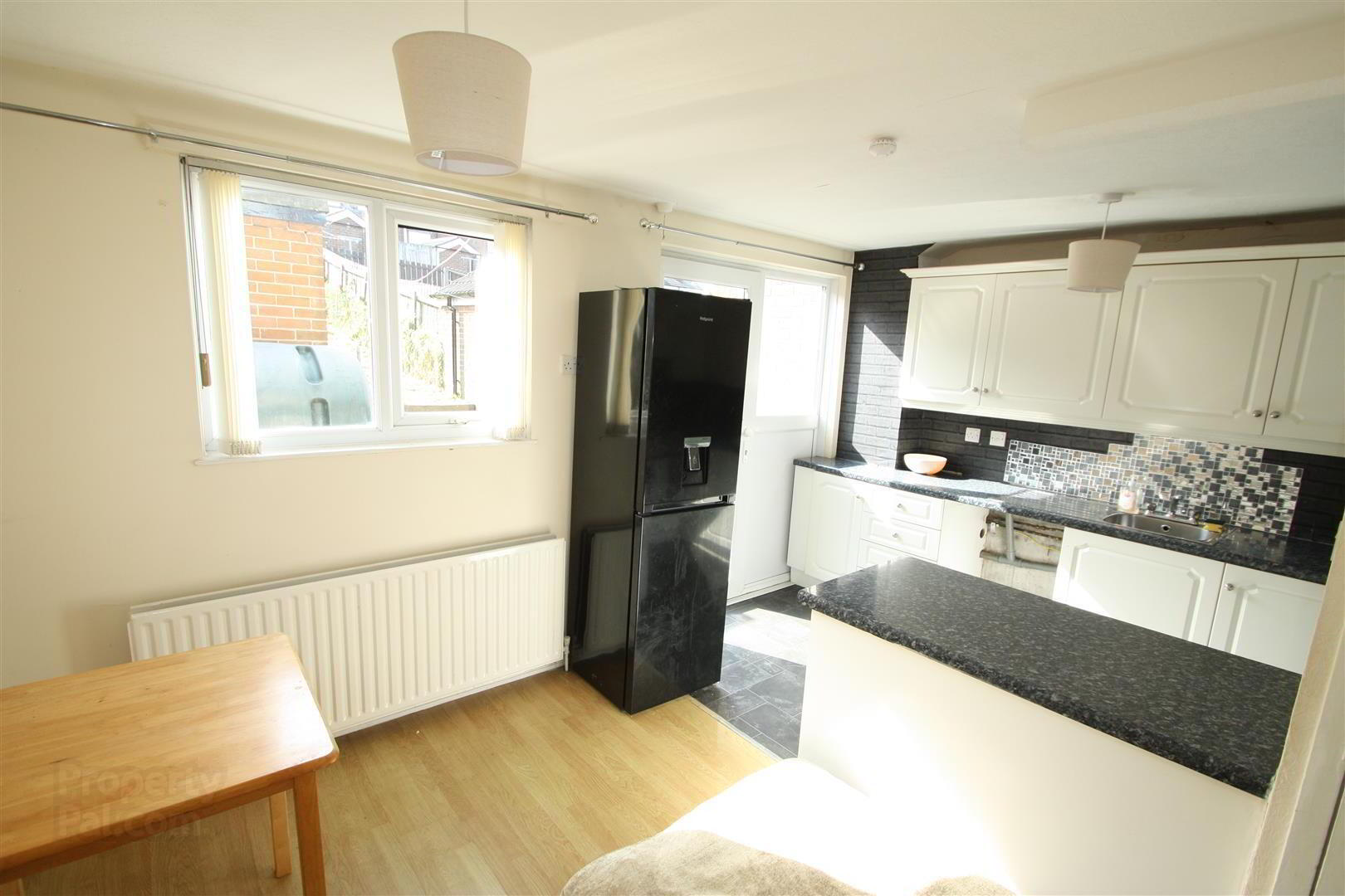 25 Langley Road 6 of 16