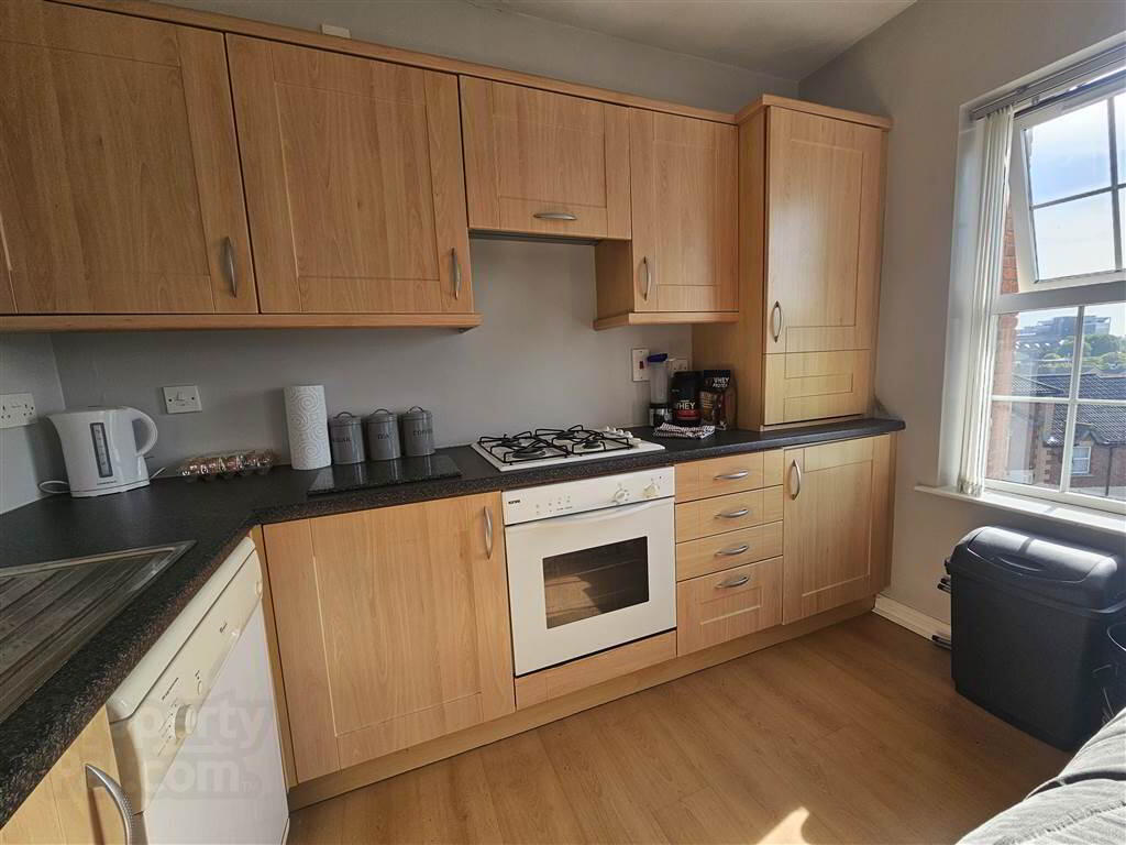 Apt 9 42, St Marys Gardens 4 of 6