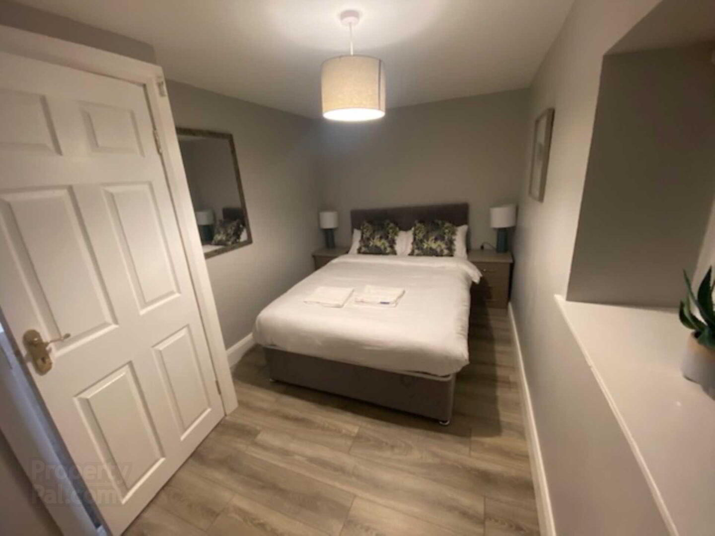Apt 2, Glenview Mainstreet Glenties 3 of 6
