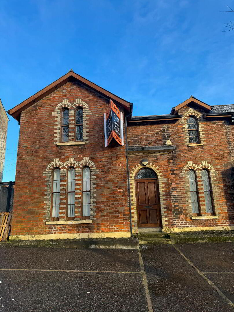 Woodvale Road 1 of 8