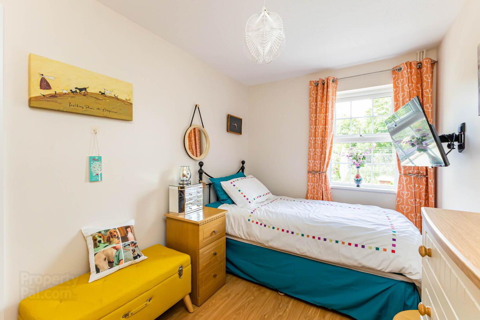 11 Camlin Gardens 11 of 32