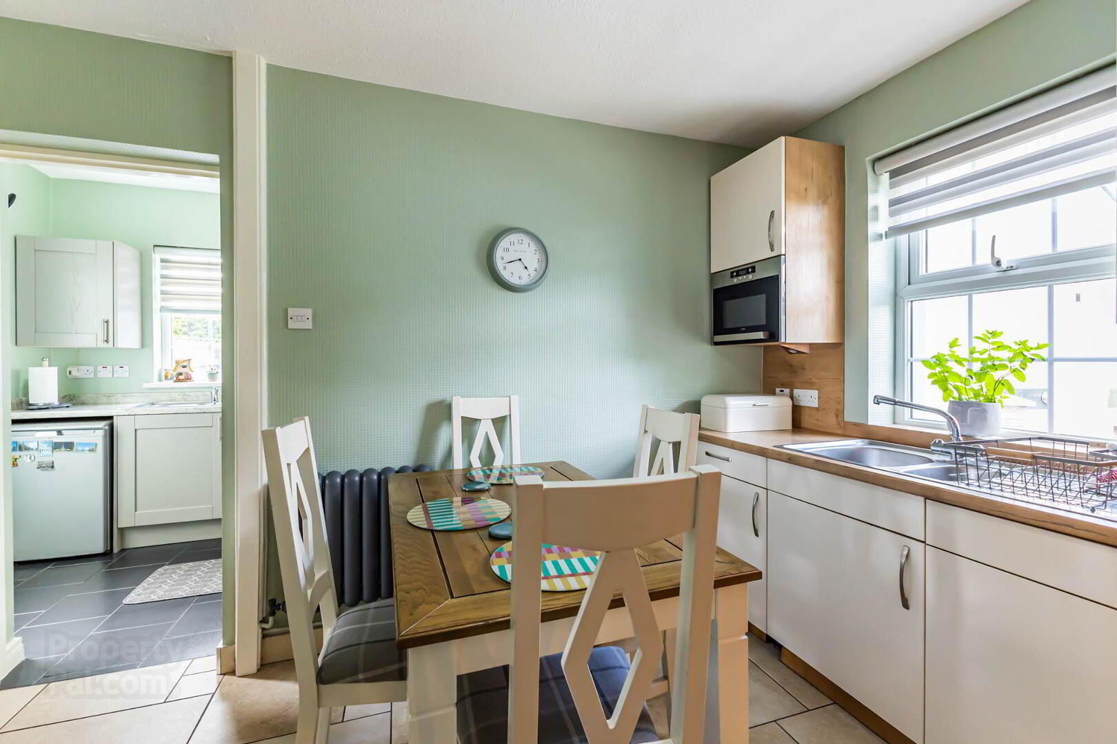 11 Camlin Gardens 9 of 32