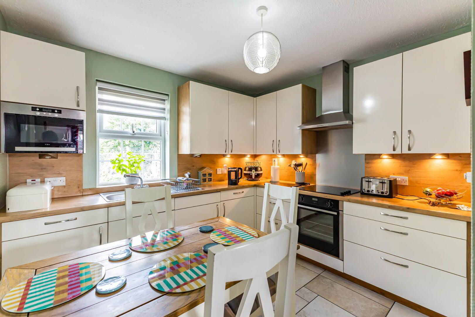 11 Camlin Gardens 8 of 32