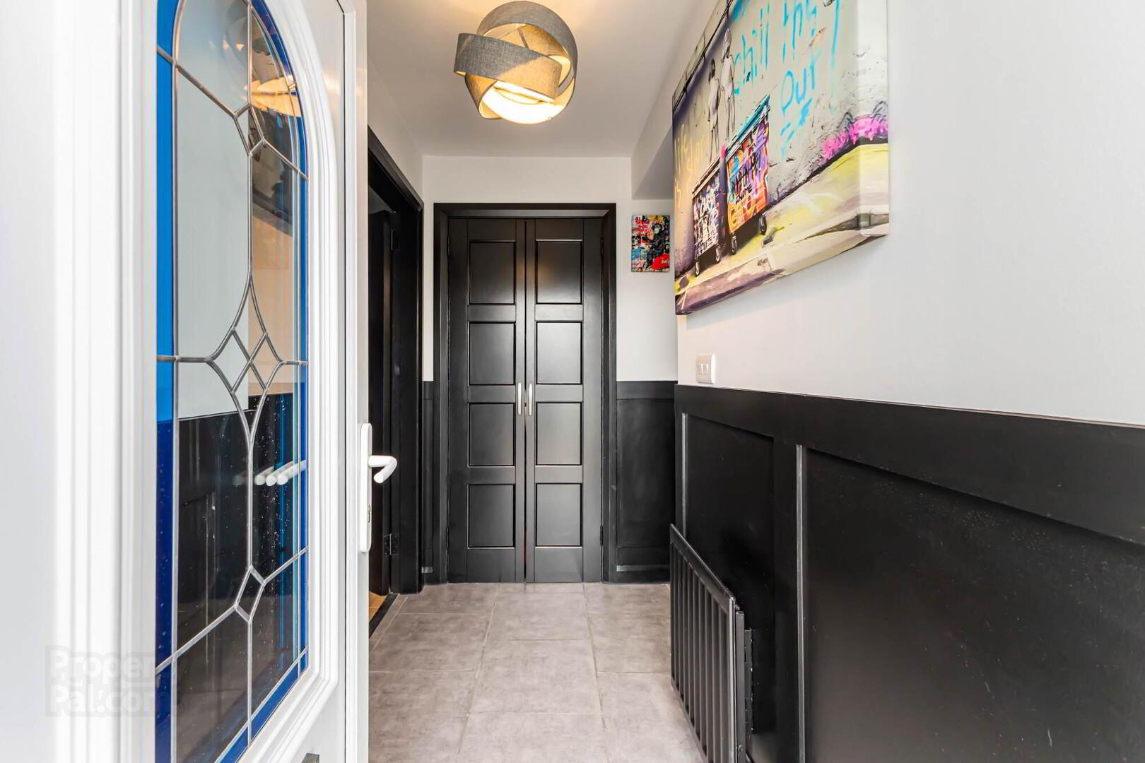 11 Camlin Gardens 16 of 32