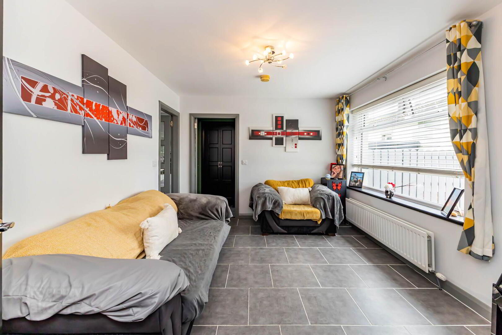 11 Camlin Gardens 18 of 32