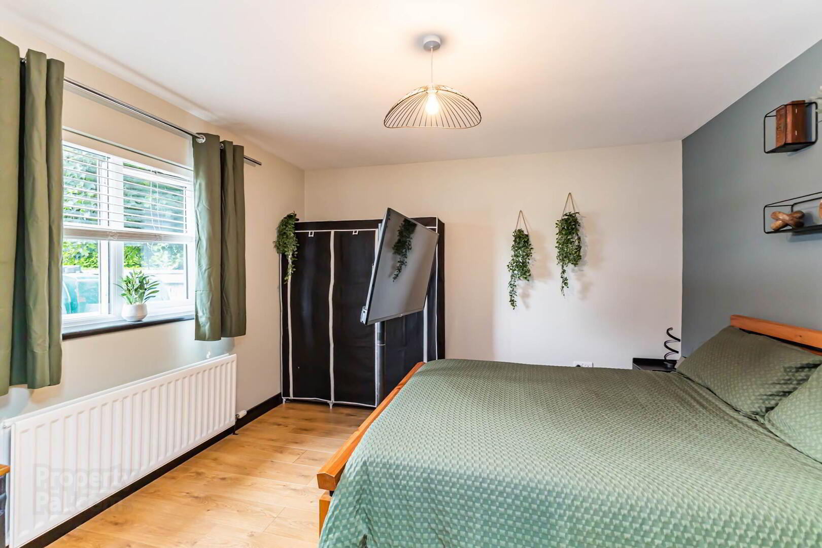 11 Camlin Gardens 22 of 32