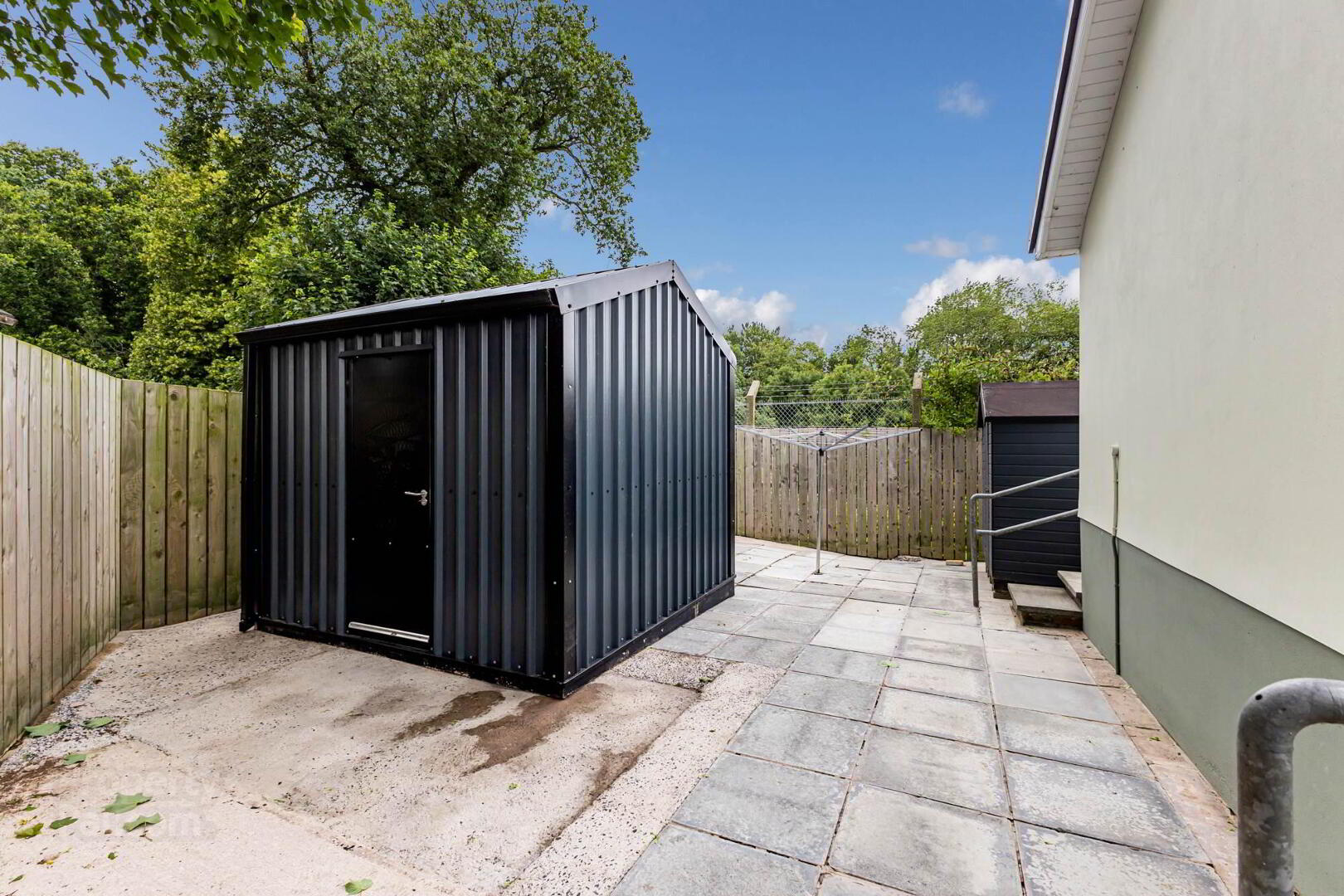 11 Camlin Gardens 28 of 32