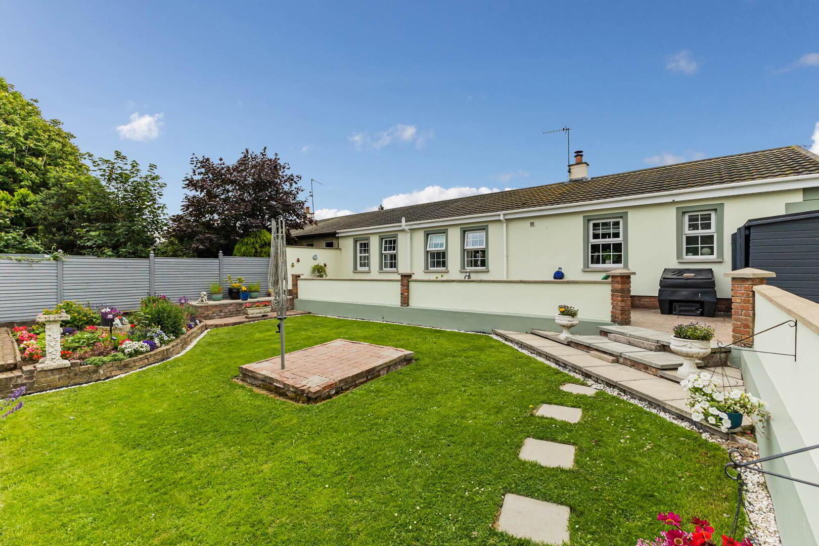 11 Camlin Gardens 29 of 32
