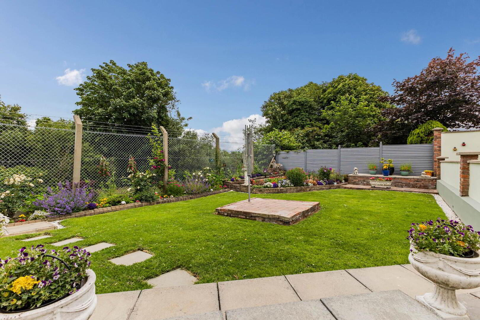 11 Camlin Gardens 31 of 32